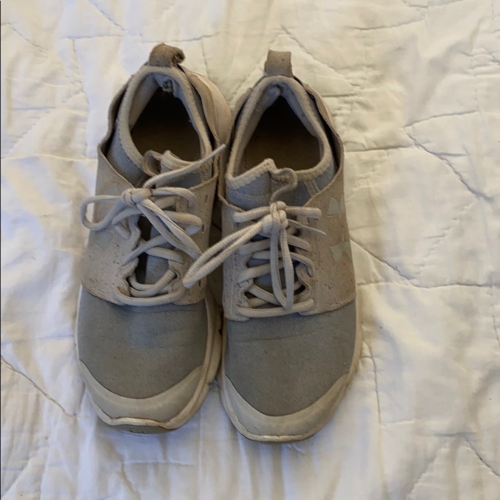 UA tennis shoes
